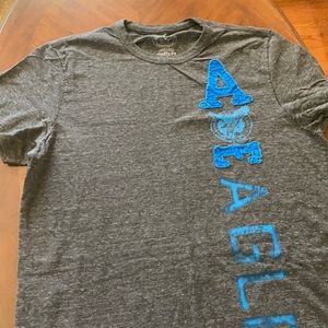 American Eagle tee shirt